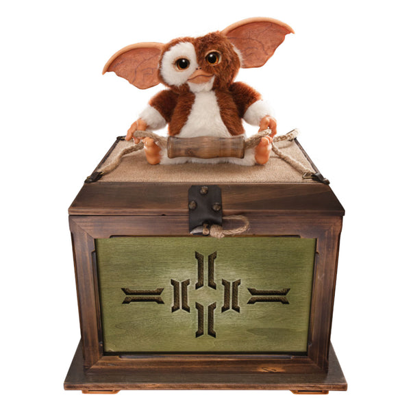 Gremlins Replica Mogwai box and Gizmo plush