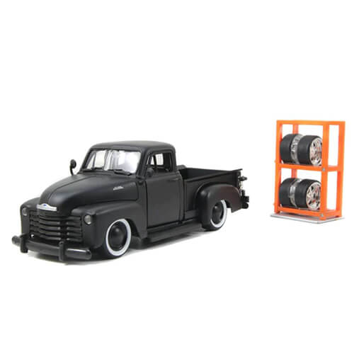 Odlany pojazd Chevy Pick Up 1953 w skali 1:24