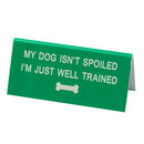 Powiedz jaki mały znak na biurko